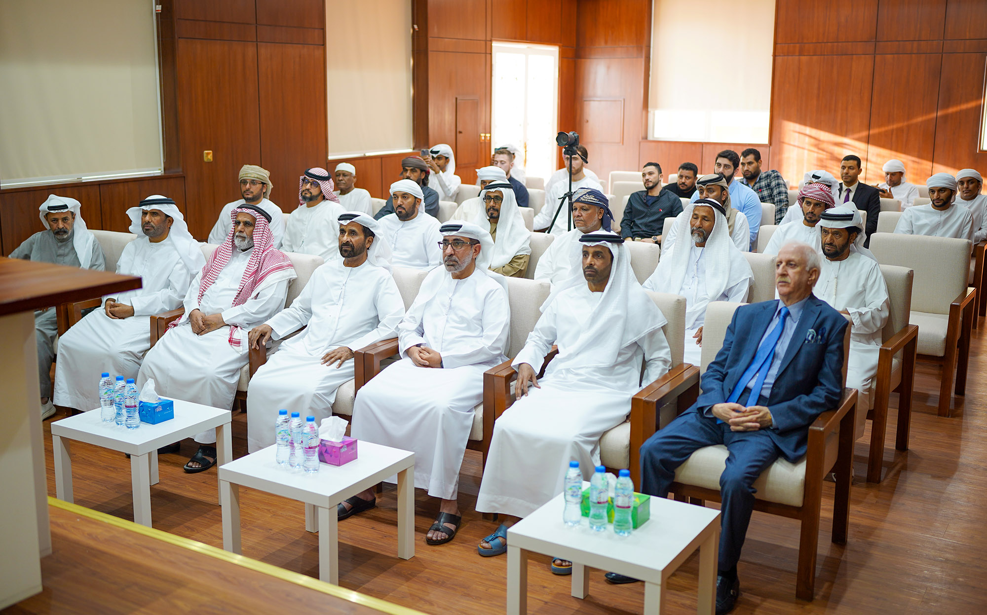 المعرض