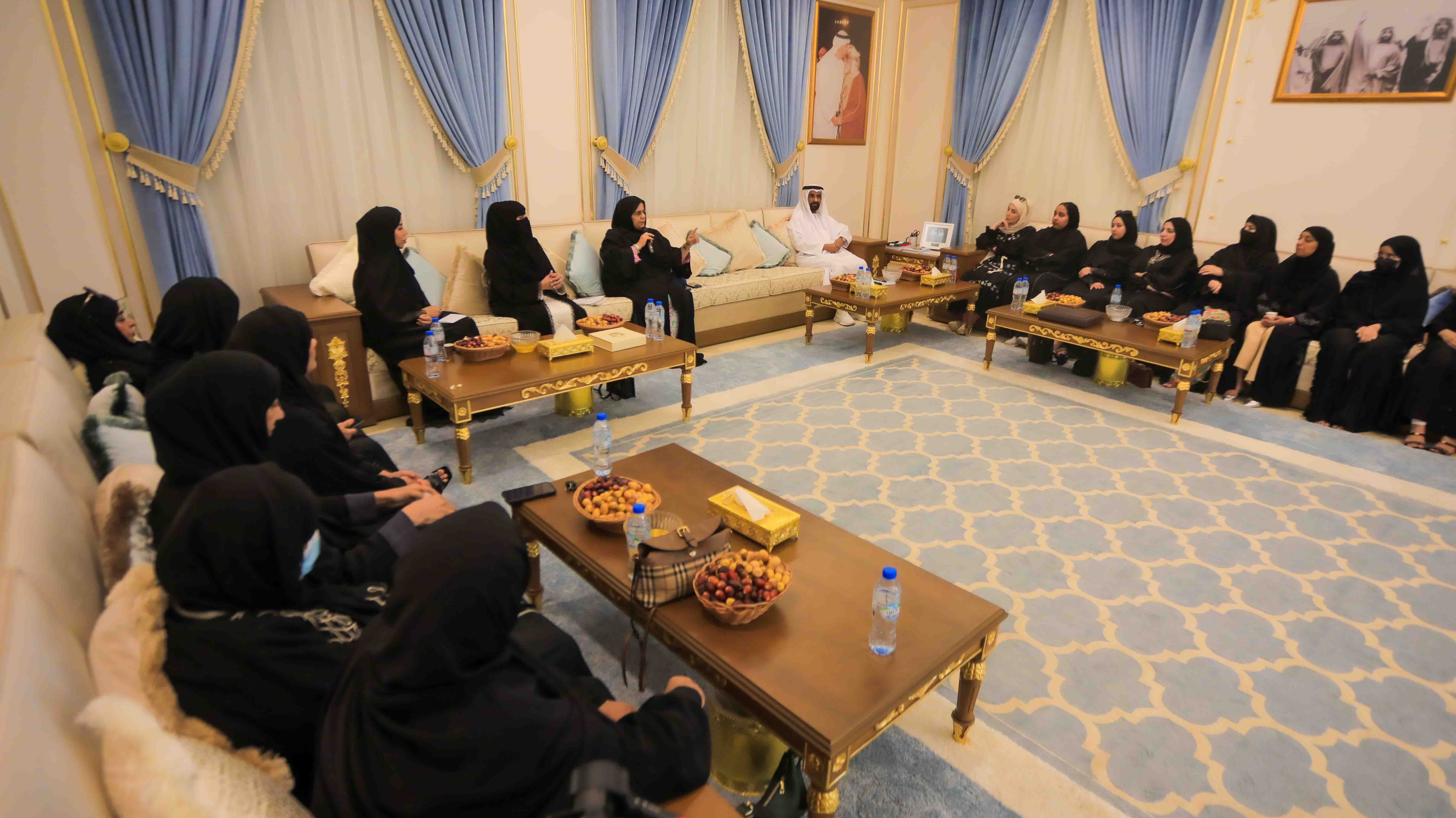 المعرض