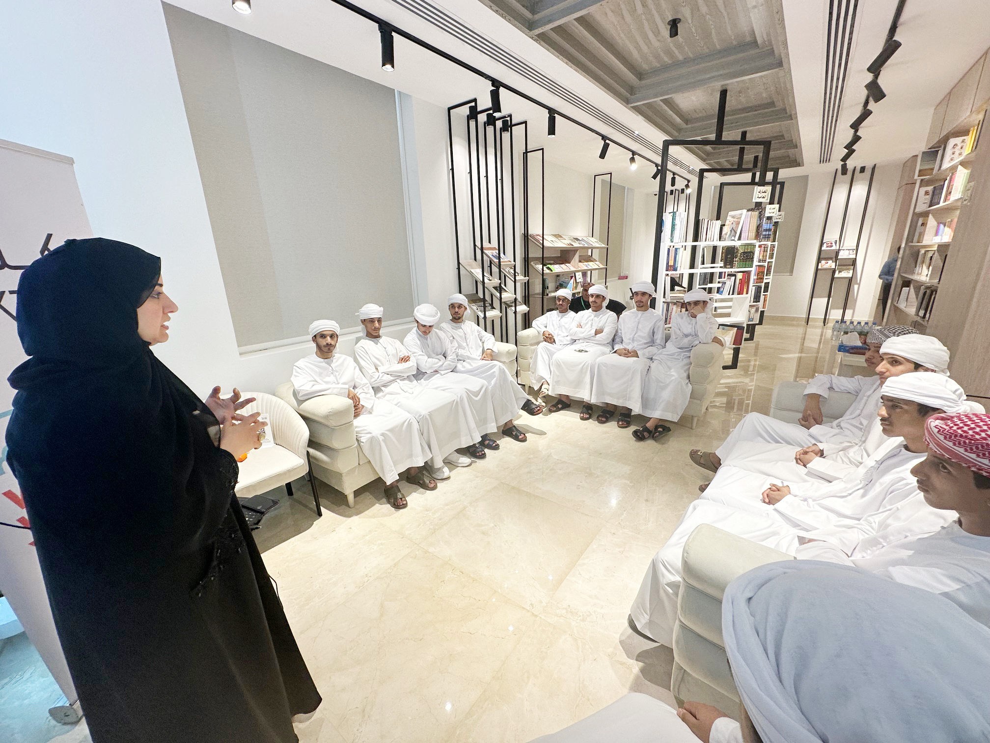 ورشة عن "التسامح" في مركز سالم بن حم بالتعاون مع مكتبات أبوظبي