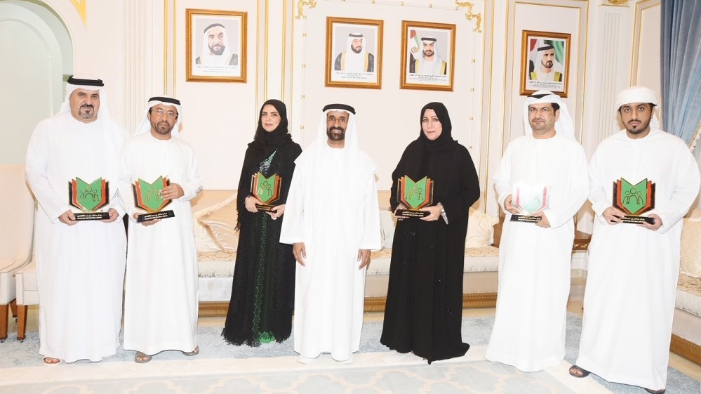 مركز سالم بن حم الثقافي يحتفي بيوم المعلم